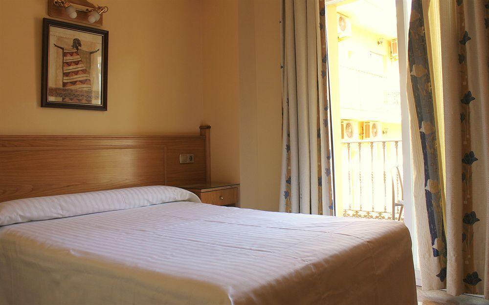 Hotel Agur Fuengirola Zewnętrze zdjęcie